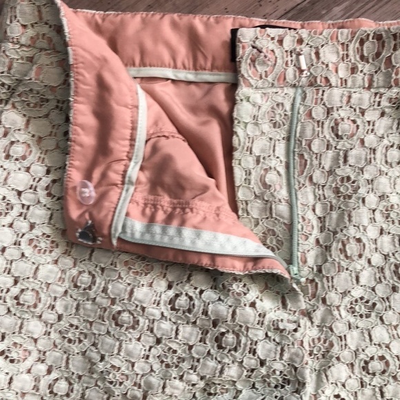 Victoria Beckham for Target mint lace overlay shorts size 8 - Picture 6 of 7